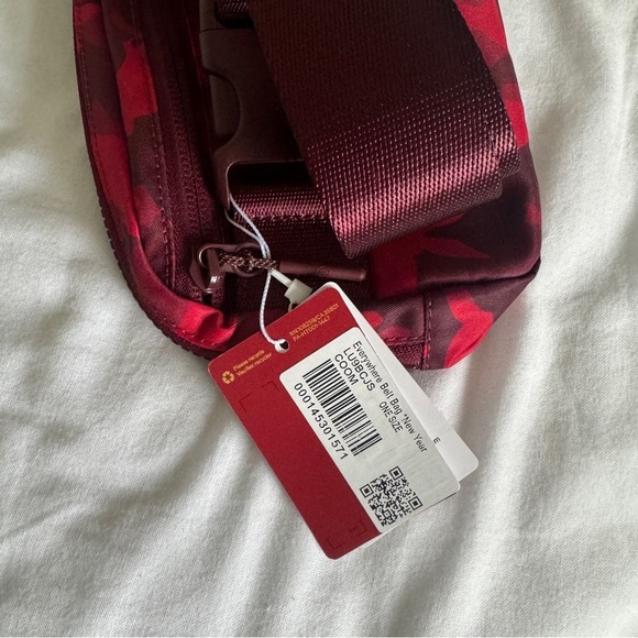 🆕 Lululemon Lunar New Year Everywhere Belt Bag - Picture 5 of 7